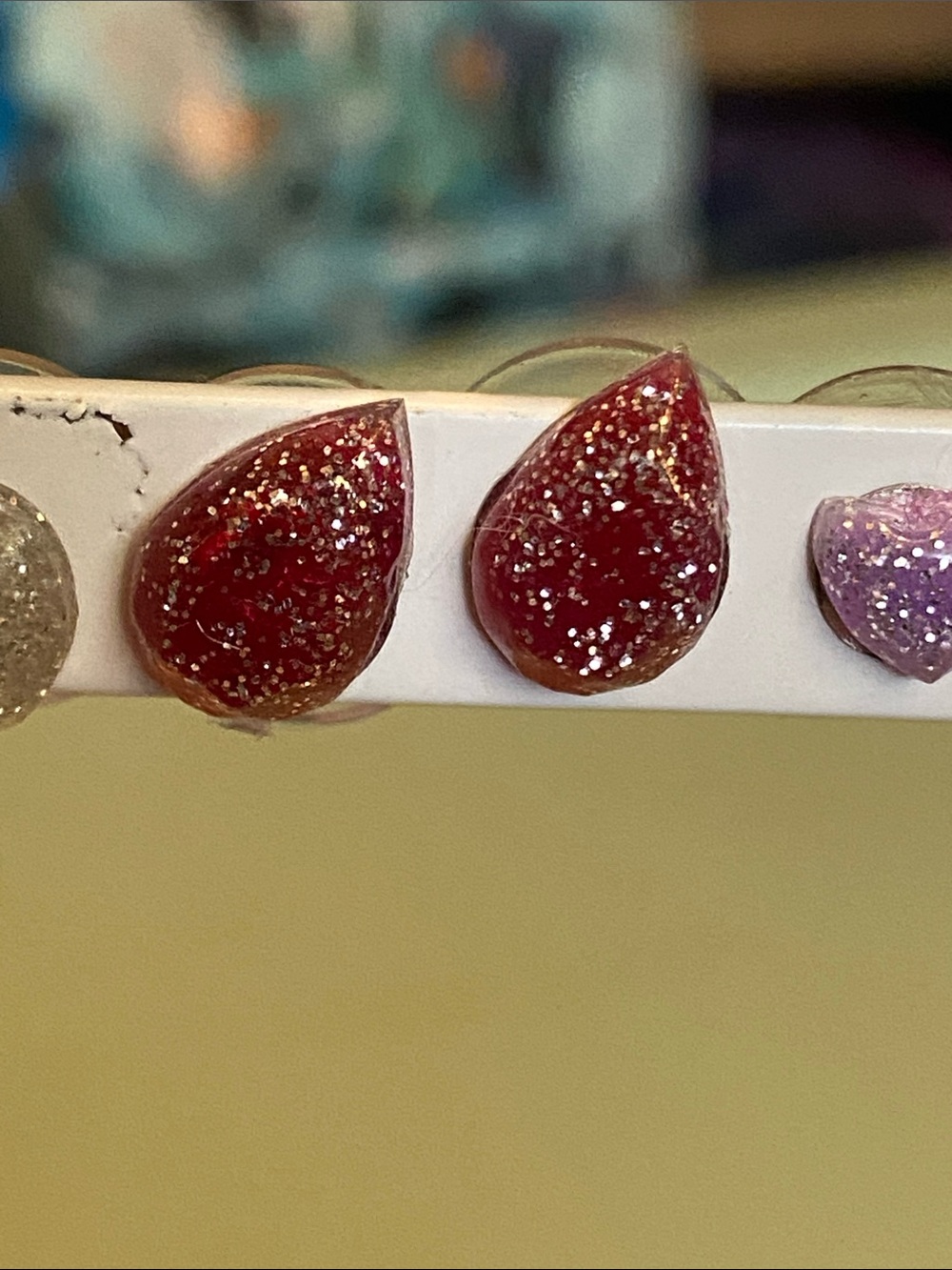 Handmade resin Red Teardrop Glitter Stud Earrings - Unbranded